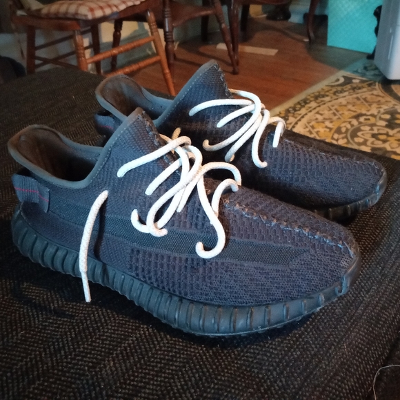 Adidas Yeezy Boost 350 v2 blacks sz 11 - Picture 5 of 11